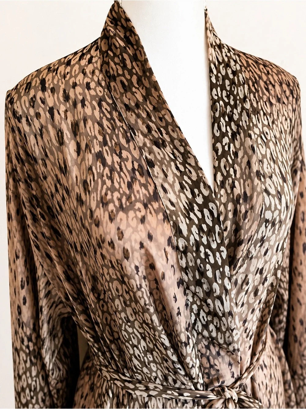 Victoria’s Secret Leopard Satin Robe Y2K One Size Kimono Pockets